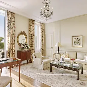 زيارة الفندق