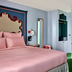 De La Boetie Paris