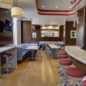 Fairfield By Marriott Manhattan/financial District 3*, New York ABD